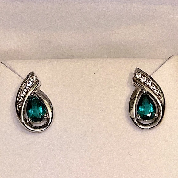 Helzberg Diamonds Emerald Teardrop Stud Earrings - Picture 2 of 4